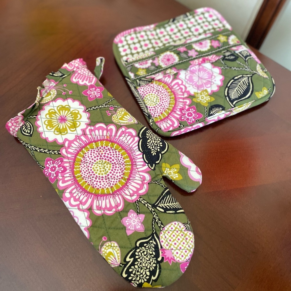 Vera Bradley Cotton Pot Holder & Oven Mitt Set